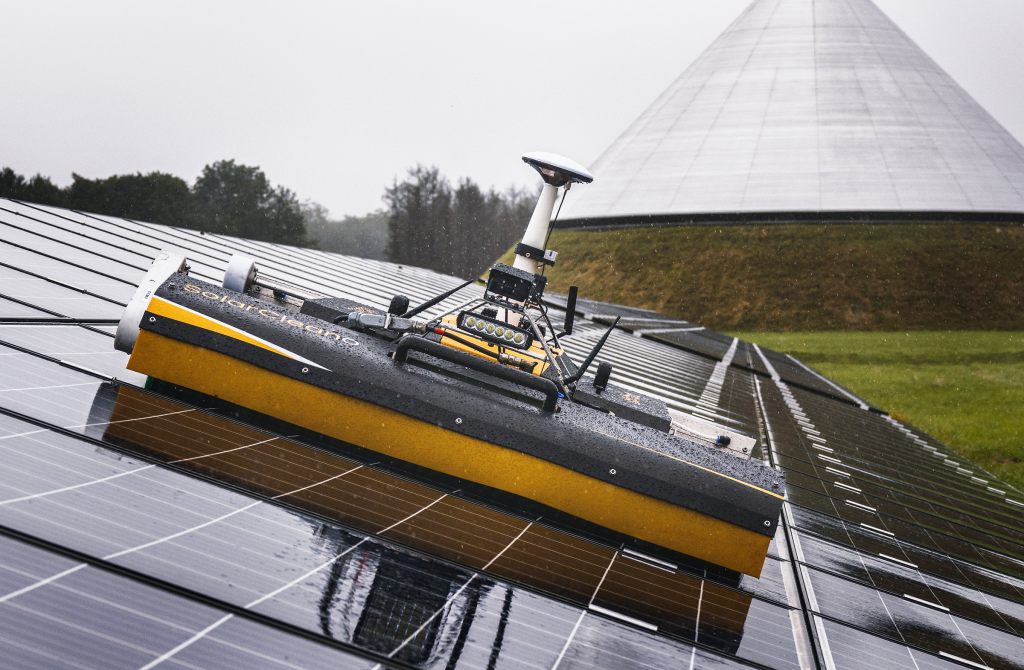 Robotic Solar Panel Cleaning in Torrevieja