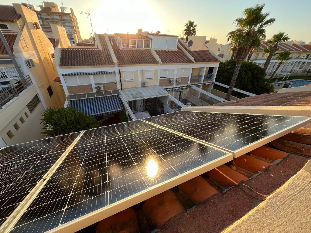 Solar Panel Cleaning in Alicante